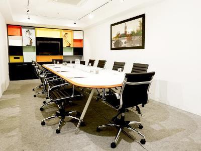 Hotel Zone By The Park, Orr, 4*
