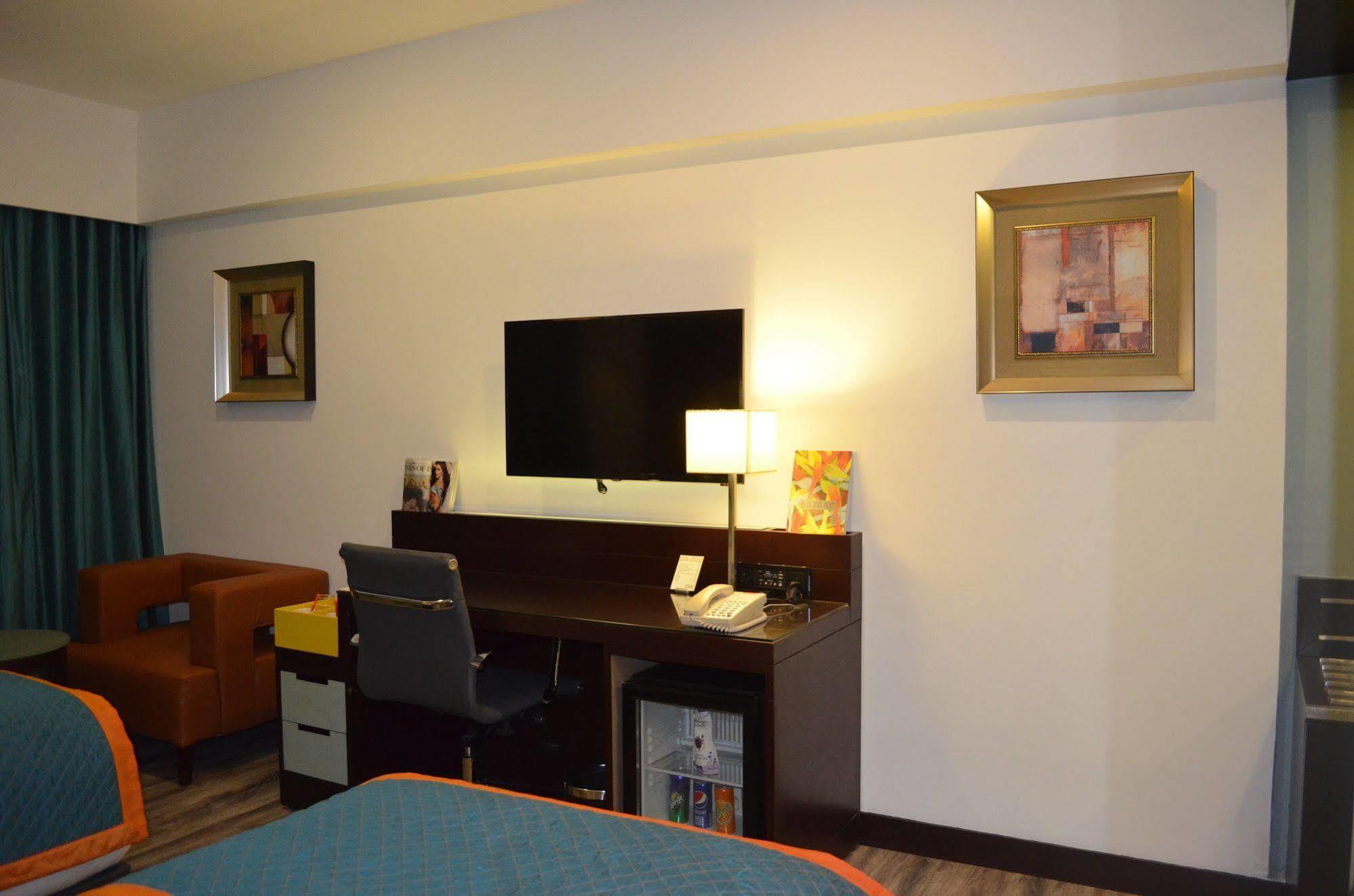 Hotel Zone By The Park, Orr, Chennai
